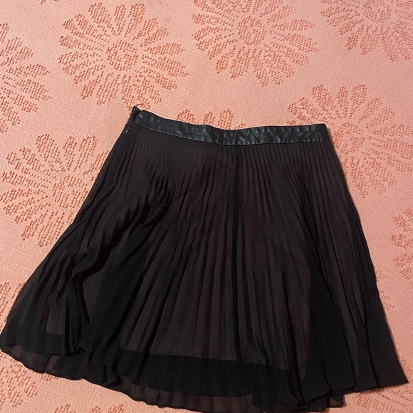 BCBGeneration VINTAGE High Waisted Chiffon Skirt with Built-in Belt - Picture 2 of 7